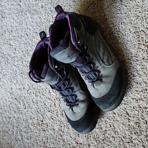Ecco hiking boots. Size 37. Women's. Gray.